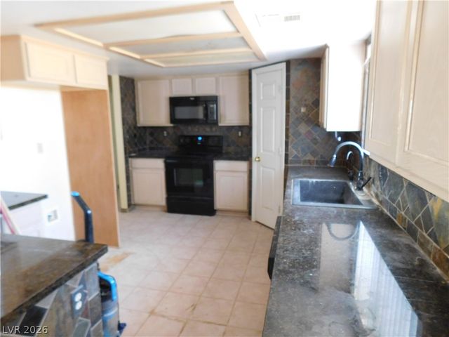 4760 East McGraw Road, Pahrump, NV 89061