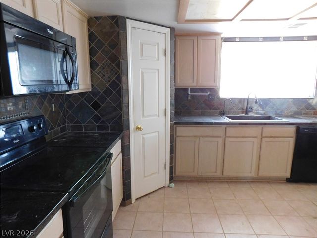 4760 East McGraw Road, Pahrump, NV 89061