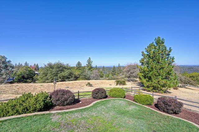 224 Success Mine Loop, Grass Valley, CA 95945