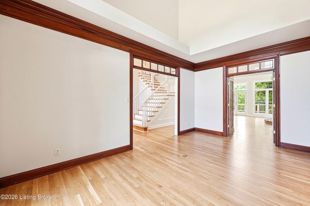 205 Sycamore Hills Ct, Louisville, KY 40245