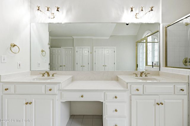 205 Sycamore Hills Ct, Louisville, KY 40245