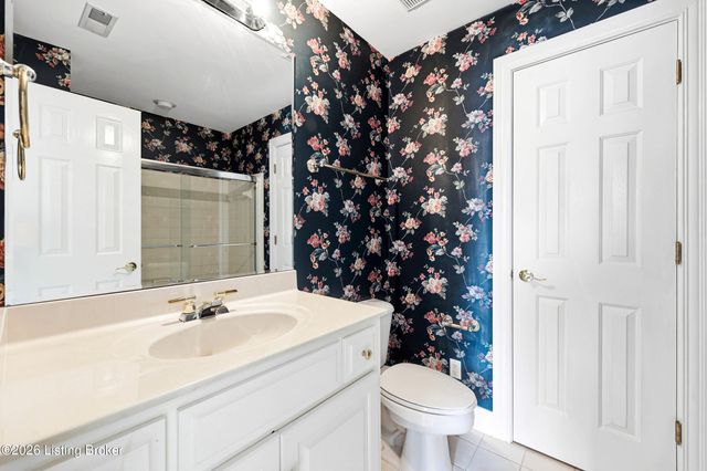 205 Sycamore Hills Ct, Louisville, KY 40245