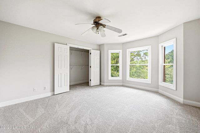 205 Sycamore Hills Ct, Louisville, KY 40245