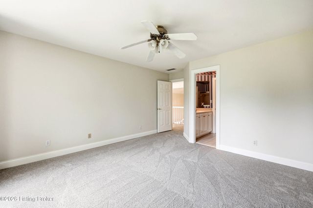 205 Sycamore Hills Ct, Louisville, KY 40245
