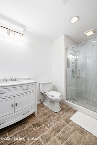 205 Sycamore Hills Ct, Louisville, KY 40245