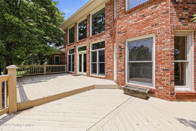 205 Sycamore Hills Ct, Louisville, KY 40245