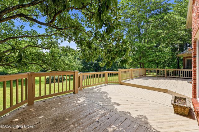 205 Sycamore Hills Ct, Louisville, KY 40245