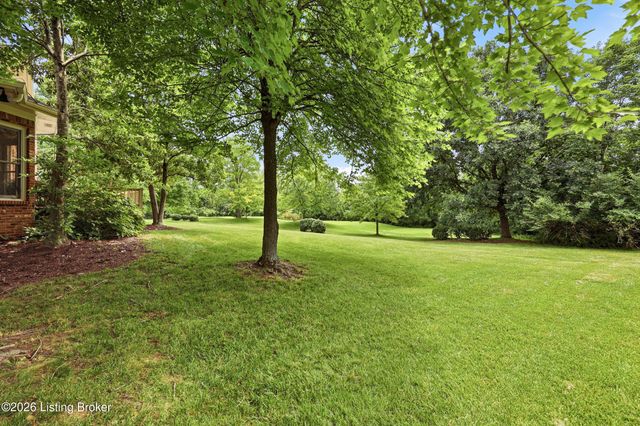 205 Sycamore Hills Ct, Louisville, KY 40245