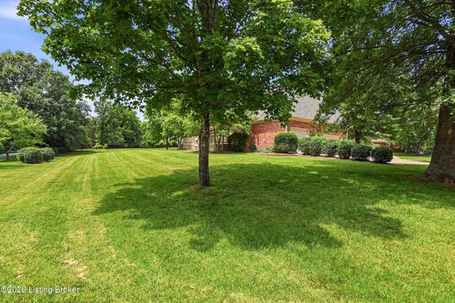 205 Sycamore Hills Ct, Louisville, KY 40245