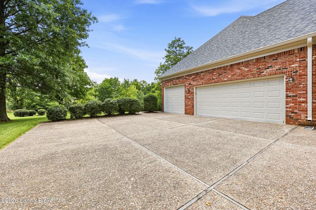 205 Sycamore Hills Ct, Louisville, KY 40245