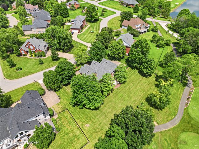 205 Sycamore Hills Ct, Louisville, KY 40245