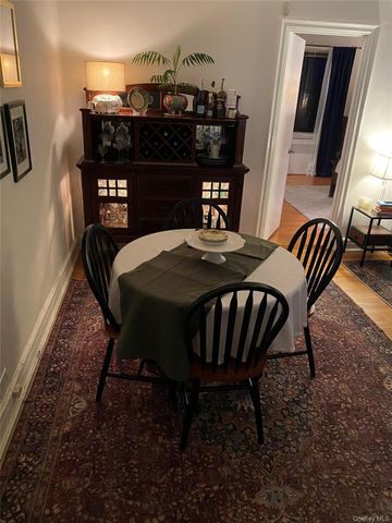 141 Wyckoff Place 6-E, Woodmere, NY 11598