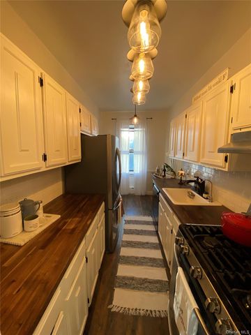 141 Wyckoff Place 6-E, Woodmere, NY 11598