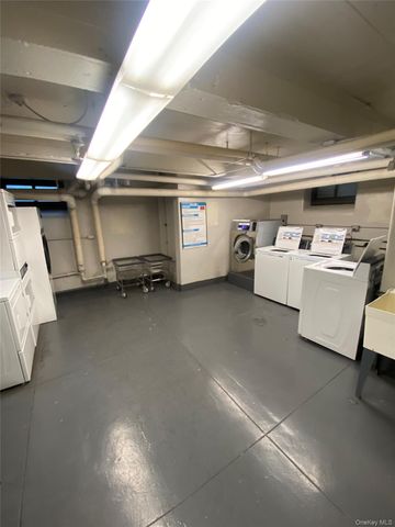 141 Wyckoff Place 6-E, Woodmere, NY 11598