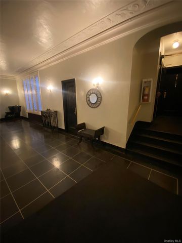 141 Wyckoff Place 6-E, Woodmere, NY 11598