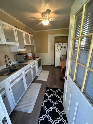 504 Federal St, City Of But Nw, PA 16001