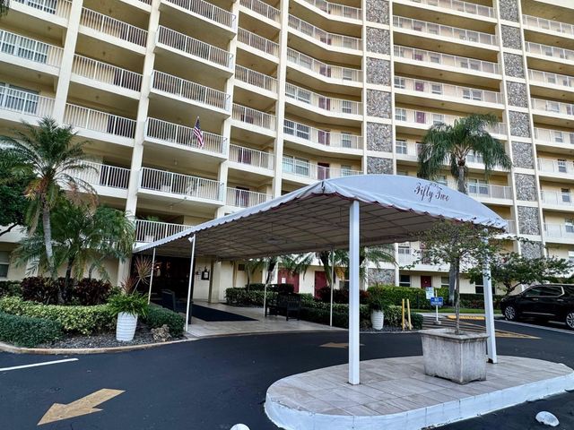 3095 N Course Drive, Pompano Beach, FL 33069