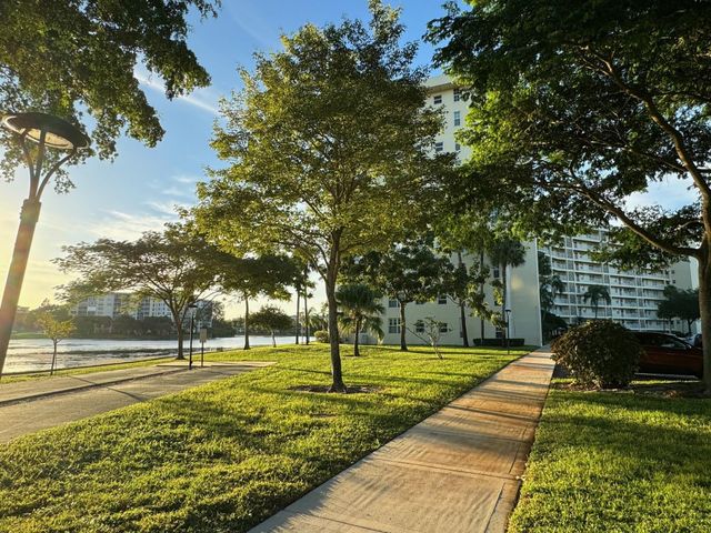 3095 N Course Drive, Pompano Beach, FL 33069