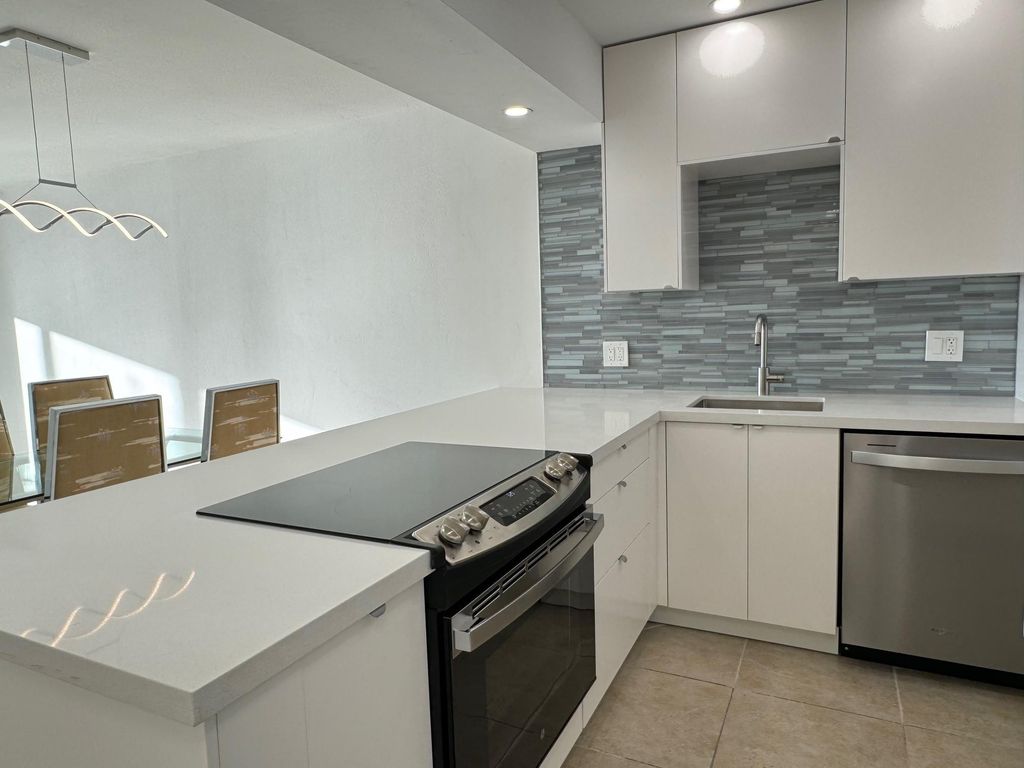 3095 N Course Drive, Pompano Beach, FL 33069
