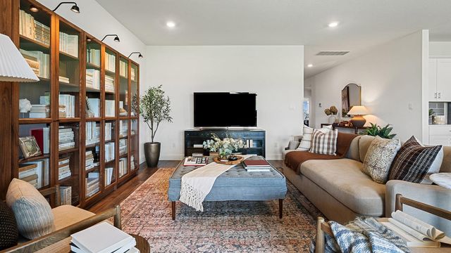 146 Union Pacific DR, Cedar Creek, TX 78612