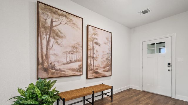 146 Union Pacific DR, Cedar Creek, TX 78612