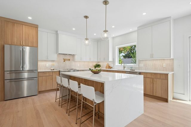 15 Calvin St, Lexington, MA 02420