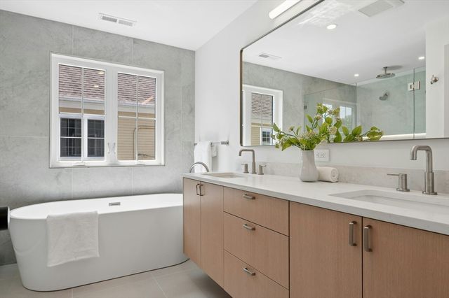 15 Calvin St, Lexington, MA 02420