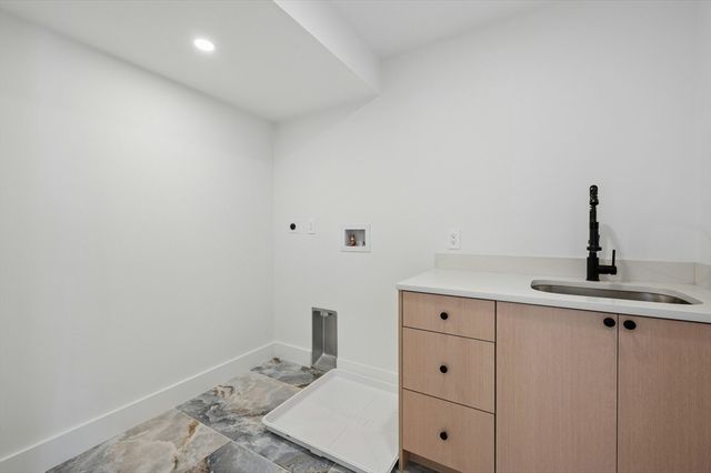 15 Calvin St, Lexington, MA 02420