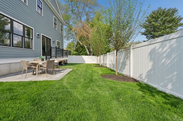 15 Calvin St, Lexington, MA 02420