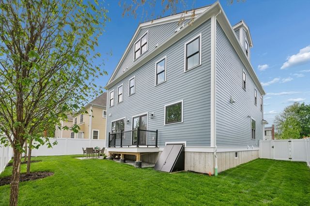 15 Calvin St, Lexington, MA 02420