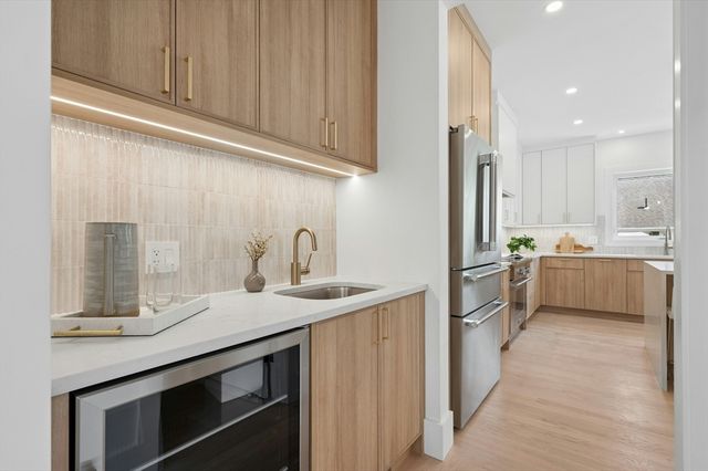 15 Calvin St, Lexington, MA 02420