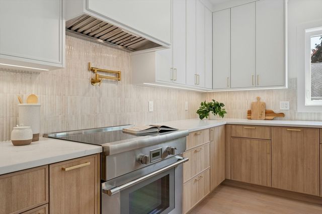 15 Calvin St, Lexington, MA 02420