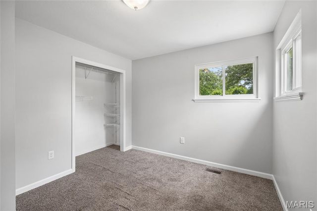 14 Ken Drive, Fenton, MO 63026