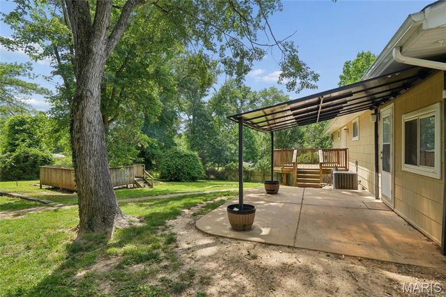 14 Ken Drive, Fenton, MO 63026