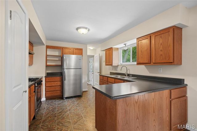 14 Ken Drive, Fenton, MO 63026
