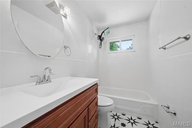 14 Ken Drive, Fenton, MO 63026