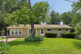 14 Ken Drive, Fenton, MO 63026