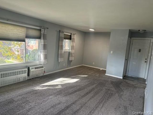 141 Edmunton Drive G-18, North Babylon, NY 11703