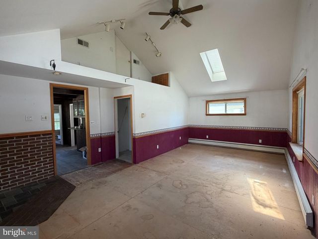 1308 E CARACAS AVE, Hershey, PA 17033