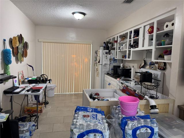 201 E BUCHANON AVENUE, Orlando, FL 32809