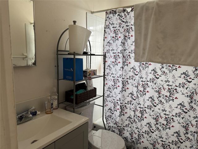 201 E BUCHANON AVENUE, Orlando, FL 32809