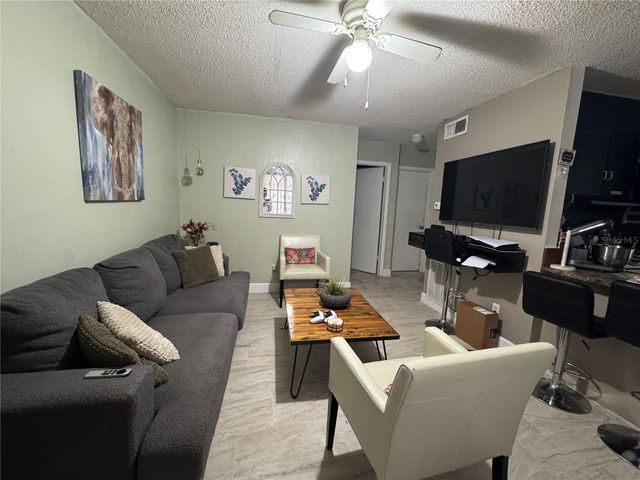201 E BUCHANON AVENUE, Orlando, FL 32809