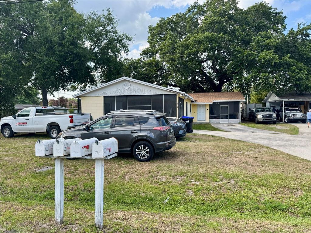 201 E BUCHANON AVENUE, Orlando, FL 32809
