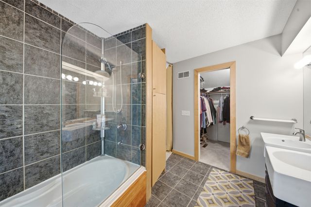 36 30th Street, Des Moines, IA 50312