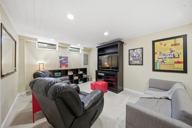 36 30th Street, Des Moines, IA 50312