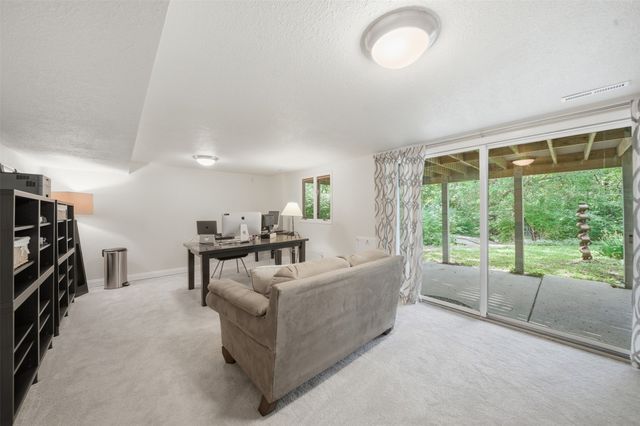 36 30th Street, Des Moines, IA 50312