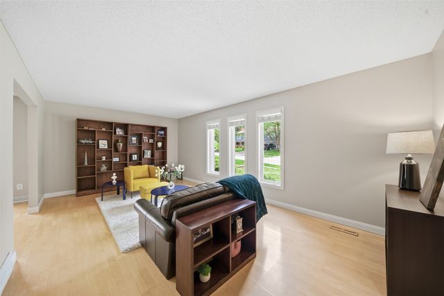 36 30th Street, Des Moines, IA 50312