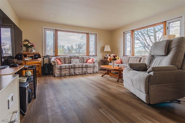 27268 Lakeside Drive, Beloit, OH 44609