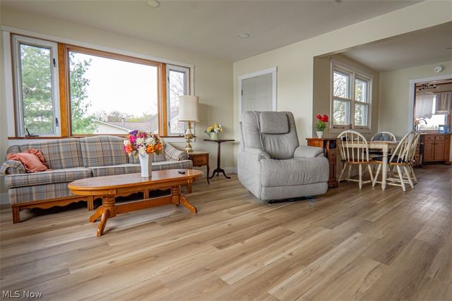 27268 Lakeside Drive, Beloit, OH 44609