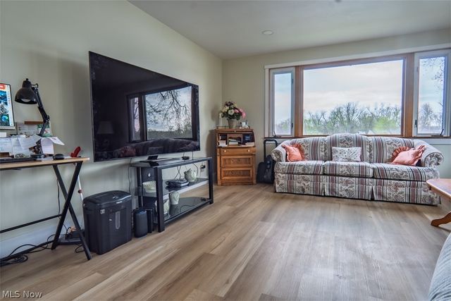 27268 Lakeside Drive, Beloit, OH 44609